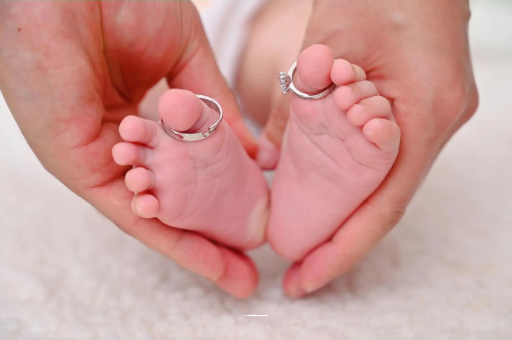 沧州宝宝发烧手心比额头烫